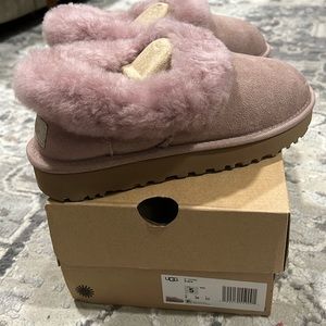 Ugg’s brand new in box size 5